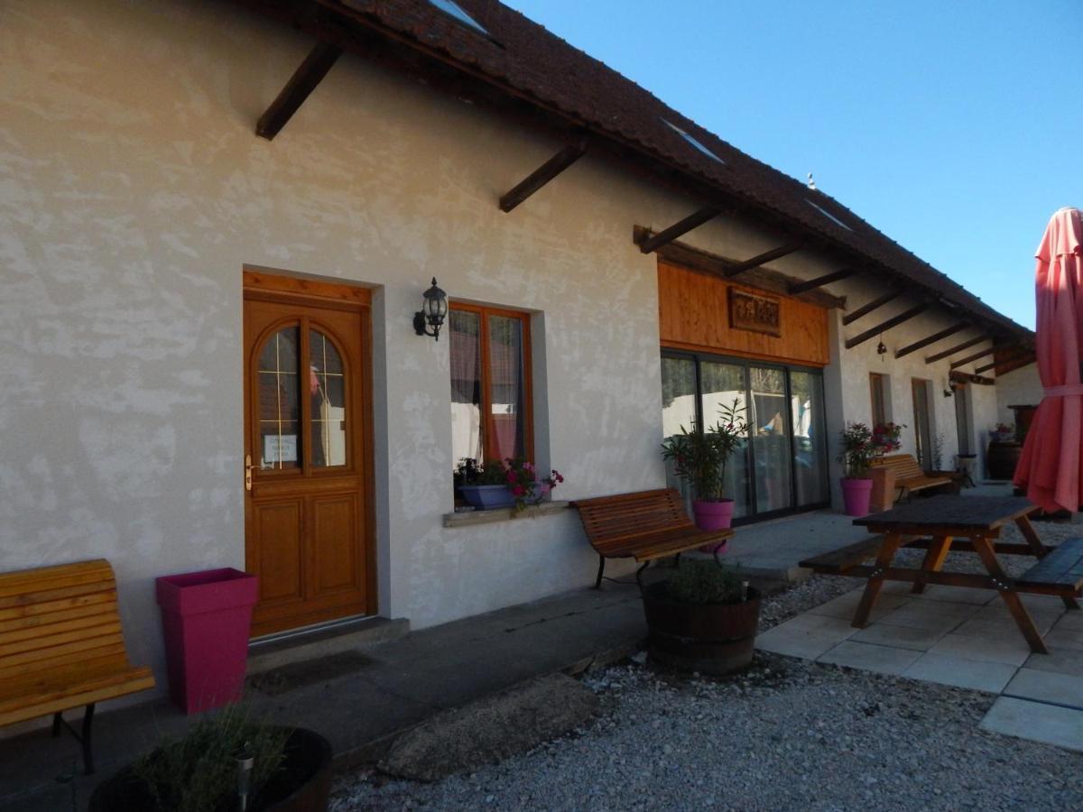 Gite Chez Marcel Et Bea La Chapelle-Saint-Sauveur  Exteriör bild
