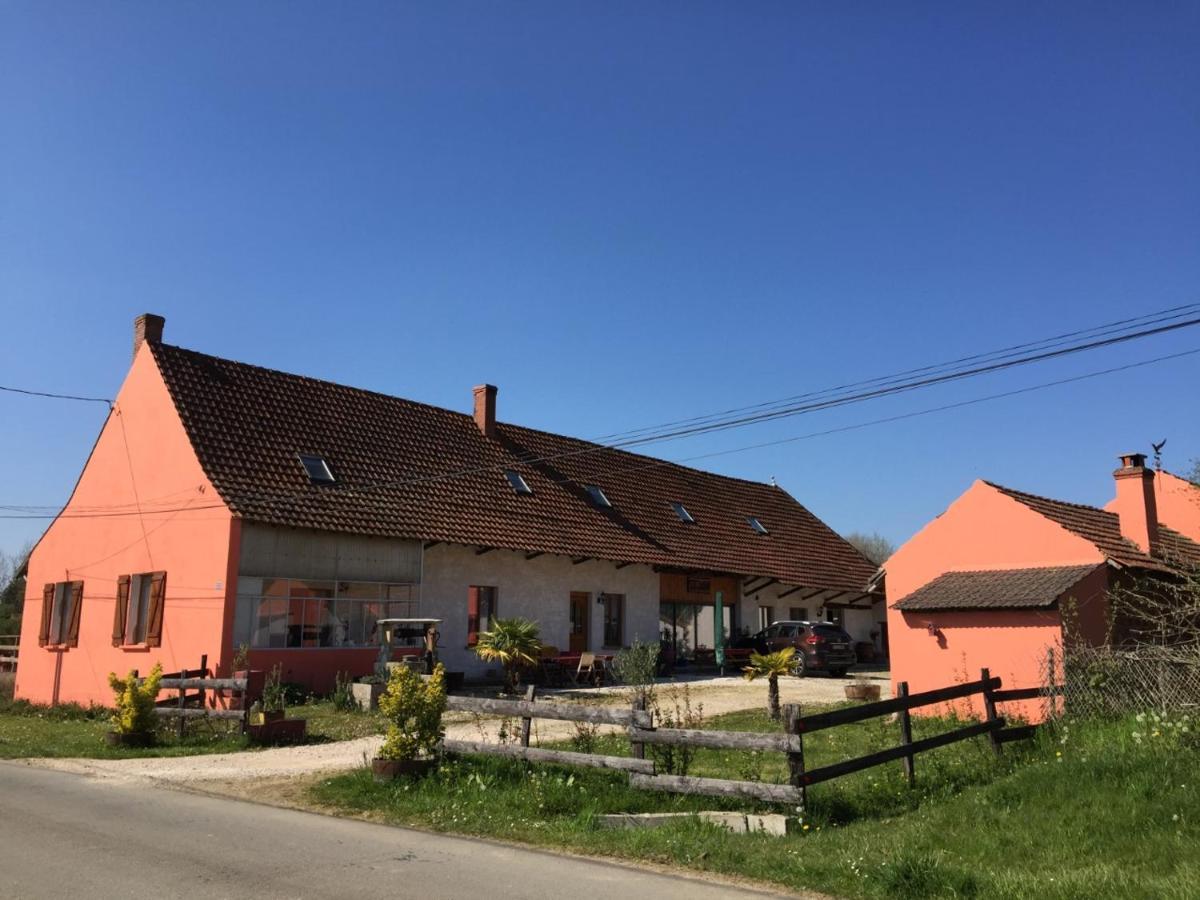 Gite Chez Marcel Et Bea La Chapelle-Saint-Sauveur  Exteriör bild