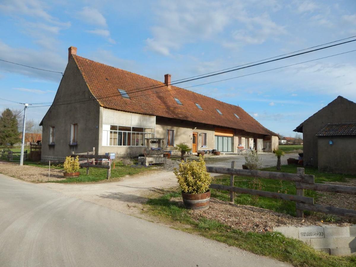 Gite Chez Marcel Et Bea La Chapelle-Saint-Sauveur  Exteriör bild